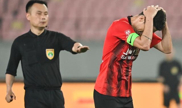 2026世界杯手机高清观看-海港狂射20脚未能进球 莱科迷信一套阵容彰显弊端