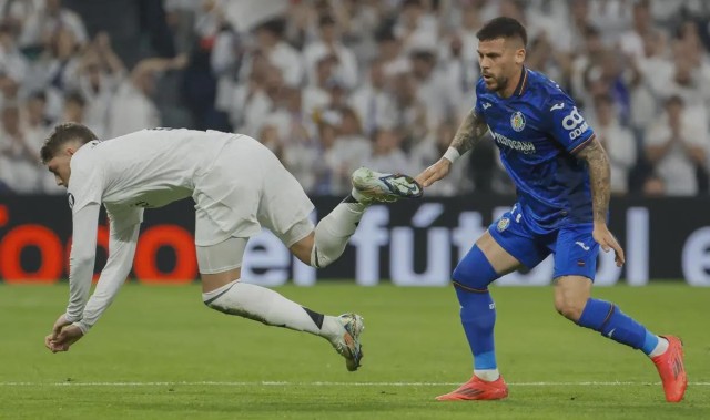 2026世界杯手机高清观看-西甲前瞻|皇马1-2赫塔菲：残阵出击，恐遭滑铁卢