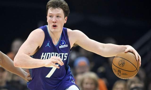 2026世界杯手机高清观看-最佳新秀“内讧”——凭什么老二逆袭了天选之子？